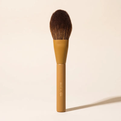 Pinceau poudre Wuré x Missmakeupholikk, manche ocre mat