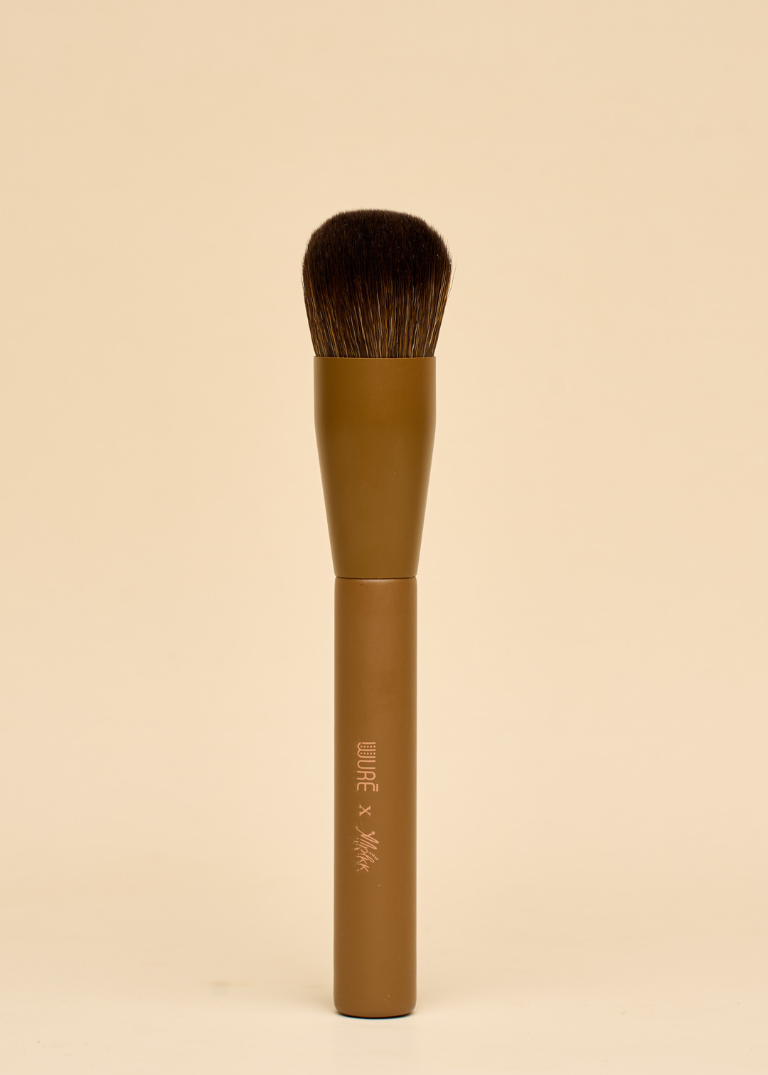 Foundation Brush - Wuré &amp; Missmakeupholikk