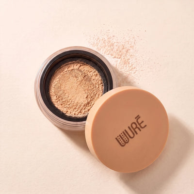 Pot ouvert de la poudre libre Soft Radiance, teinte Universelle, vue de dessus